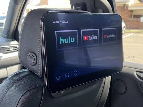Used 2023 GMC Yukon Denali w/ Advanced Technology Package AWD/4WD image 15