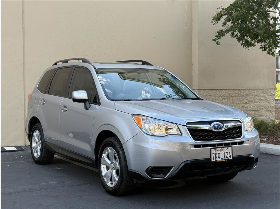 Used 2015 Subaru Forester 2.5i Premium w/ All-Weather Package AWD/4WD image 3