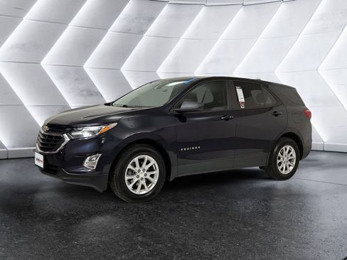 Used 2020 Chevrolet Equinox LS FWD image 3
