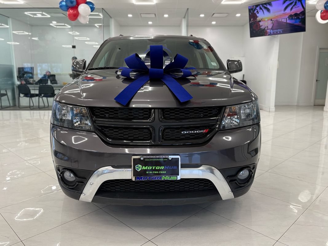 Used 2017 Dodge Journey Crossroad FWD image 2