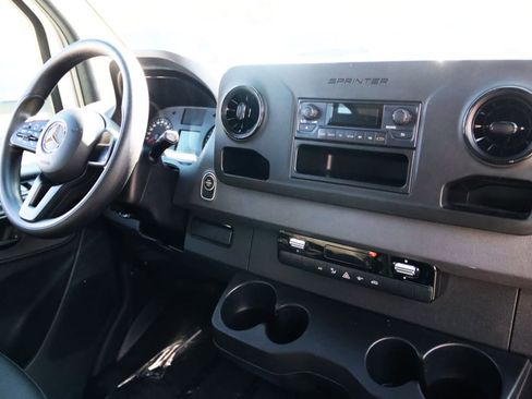 Used 2022 Mercedes-Benz Sprinter 3500 image 37