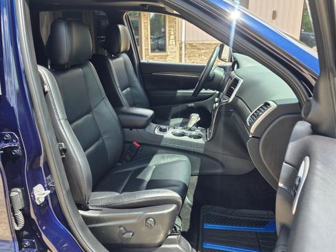 Used 2018 Jeep Grand Cherokee Limited AWD/4WD image 27
