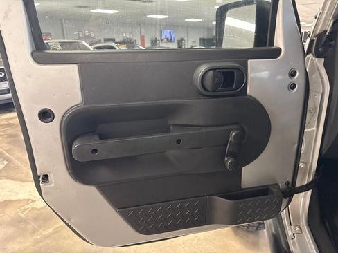 Used 2010 Jeep Wrangler Unlimited Sport AWD/4WD image 12