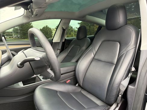 Used 2023 Tesla Model 3 Standard Range RWD image 7