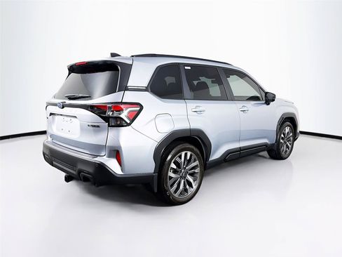 Used 2025 Subaru Forester Touring AWD/4WD image 11