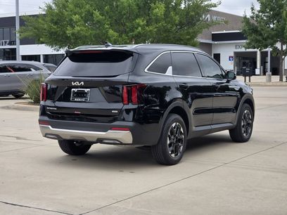 New 2025 Kia Sorento S