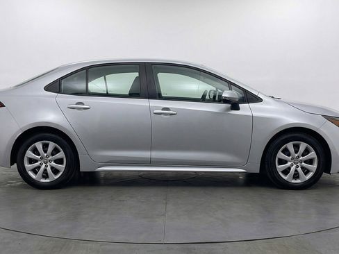 Used 2025 Toyota Corolla LE FWD image 11