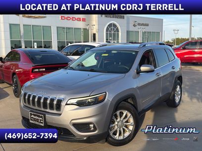 Used 2019 Jeep Cherokee Latitude w/ Popular Appearance Group
