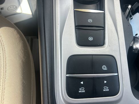 Used 2023 Ford Explorer XLT RWD image 27