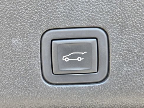 Used 2023 GMC Yukon Denali Ultimate w/ LPO, Floor Liner Package AWD/4WD image 10
