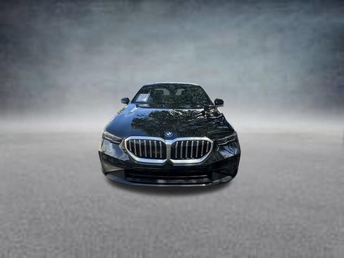 Used 2025 BMW 530i RWD image 2