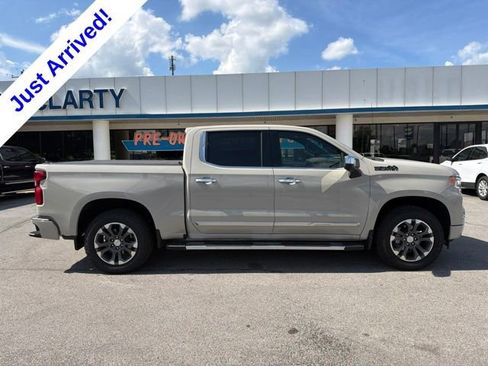 Used 2026 Chevrolet Silverado 1500 High Country w/ Technology Package AWD/4WD image 2