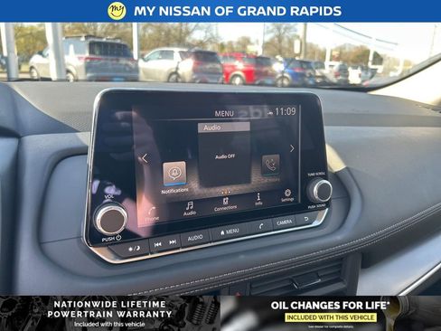 New 2026 Nissan Rogue SV AWD/4WD image 18