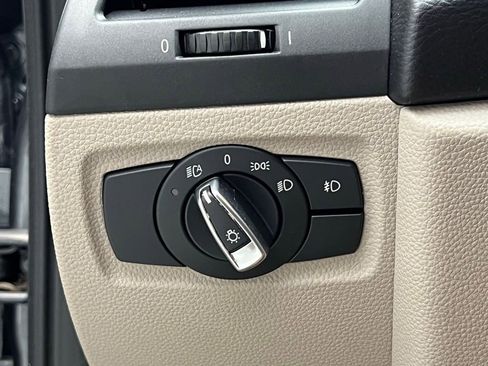 Used 2013 BMW 128i Convertible RWD image 24