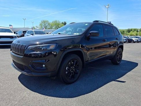 Certified 2023 Jeep Cherokee Altitude Lux AWD/4WD image 3