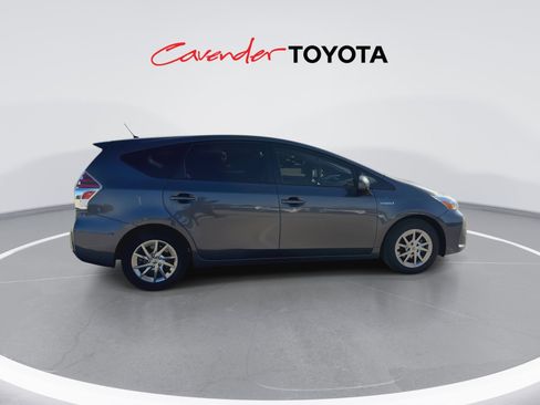 Certified 2017 Toyota Prius V Two image 9