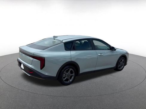 Used 2025 Kia K4 LXS image 12