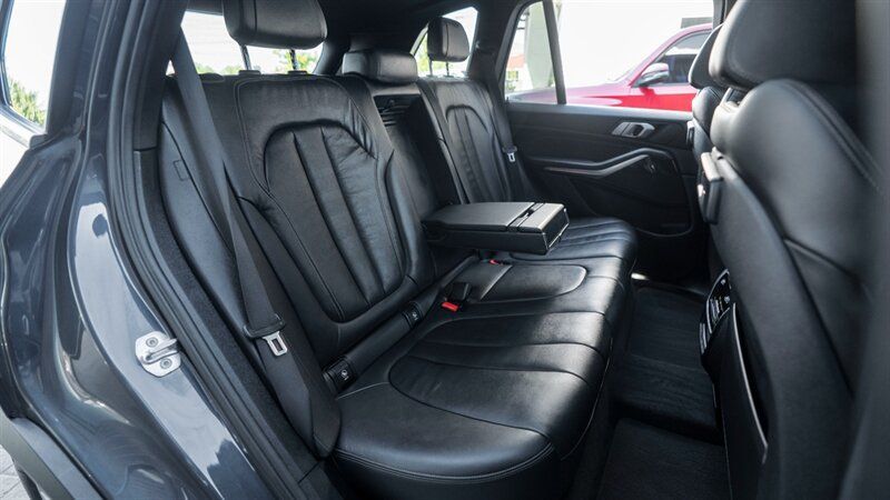 Used 2019 BMW X5 xDrive40i w/ Convenience Package AWD/4WD image 41
