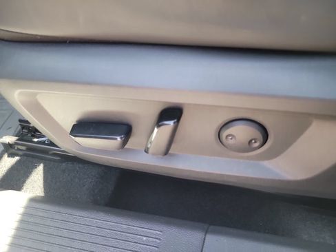 Used 2021 Nissan Rogue SV w/ Premium Package FWD image 18