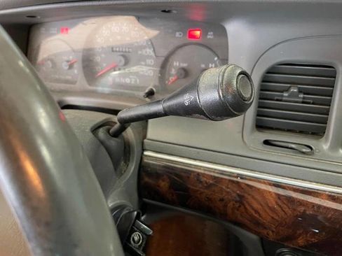 Used 2004 Mercury Grand Marquis LS image 36