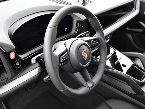 Certified 2026 Porsche Cayenne E-Hybrid AWD/4WD image 17