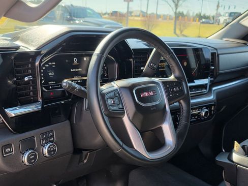 Used 2025 GMC Sierra 1500 SLT RWD image 10
