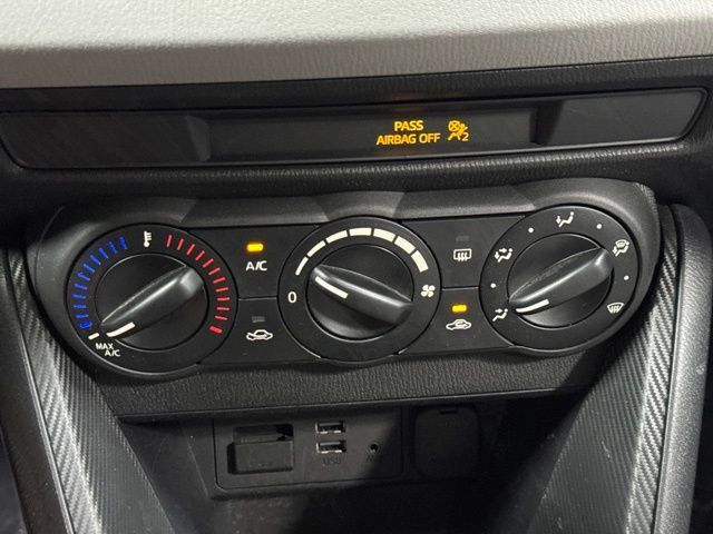 Used 2019 Toyota Yaris L FWD image 18
