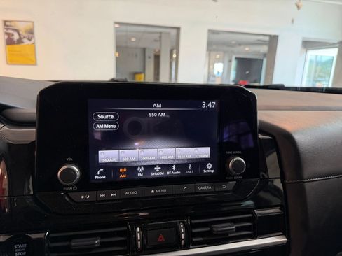 Used 2025 Nissan Pathfinder SV FWD image 20