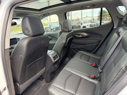 Used 2022 GMC Terrain SLT image 17