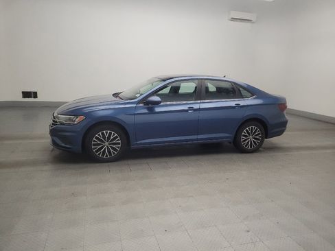 Used 2019 Volkswagen Jetta SE FWD image 2