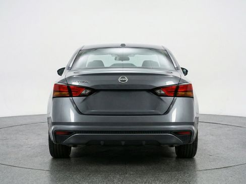 Used 2025 Nissan Altima 2.5 SV image 7