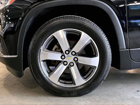 Used 2020 Chevrolet Traverse LT w/ LT Premium Package AWD/4WD image 7