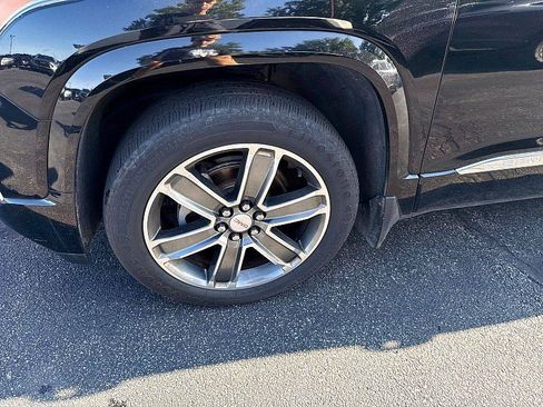 Used 2019 GMC Acadia Denali w/ Technology Package AWD/4WD image 23