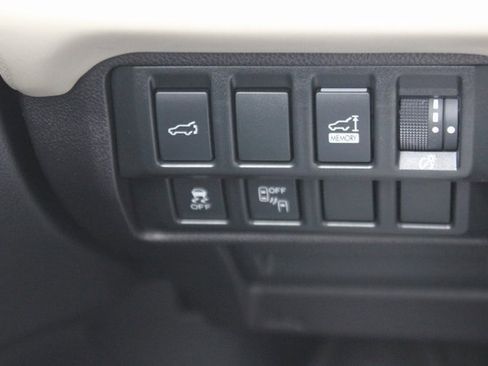 Used 2019 Subaru Ascent Limited image 16