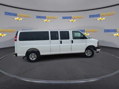 New 2026 Chevrolet Express 3500 LT w/ LT Preferred Equipment Group RWD image 12