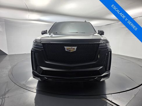 Used 2024 Cadillac Escalade V AWD/4WD image 2