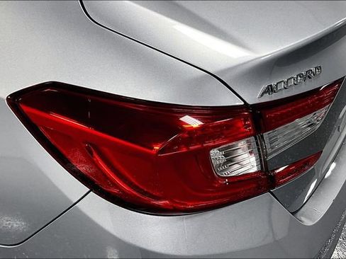 Used 2020 Honda Accord EX image 22