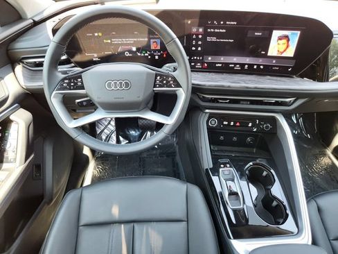 Used 2025 Audi Q5 Premium Plus w/ Premium Plus AWD/4WD image 25