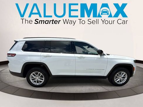 Used 2025 Jeep Grand Cherokee L Laredo w/ Luxury Tech Group I RWD image 2
