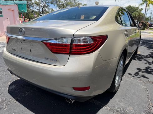 Used 2013 Lexus ES 350 w/ Premium Pkg FWD image 16
