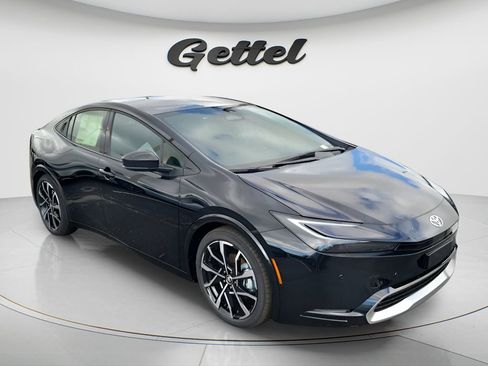 New 2026 Toyota Prius Plug-In Hybrid FWD image 2