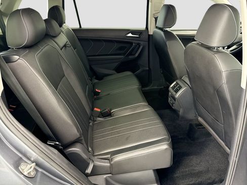 Used 2023 Volkswagen Tiguan SE FWD image 20
