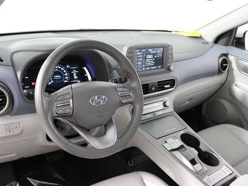 Used 2021 Hyundai Kona Limited w/ Cargo Package FWD image 12