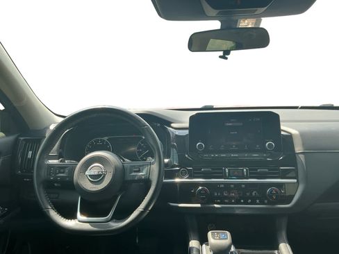 Used 2022 Nissan Pathfinder SV FWD image 10