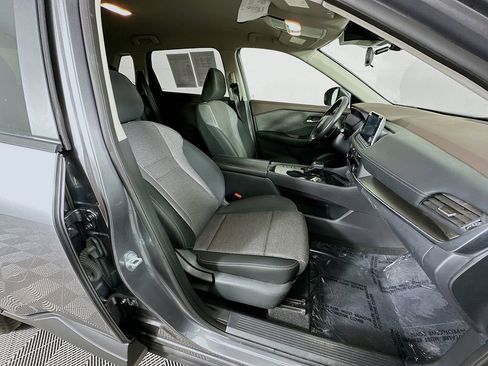 Used 2023 Nissan Rogue SV image 34