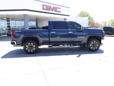 Used 2020 Chevrolet Silverado 3500 LTZ w/ LTZ Convenience Package AWD/4WD image 7