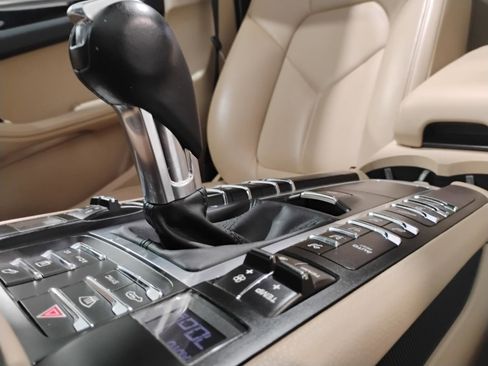 Used 2021 Porsche Macan image 79