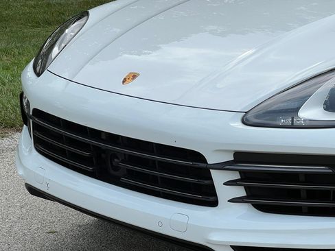 Certified 2023 Porsche Cayenne Platinum Edition AWD/4WD image 12