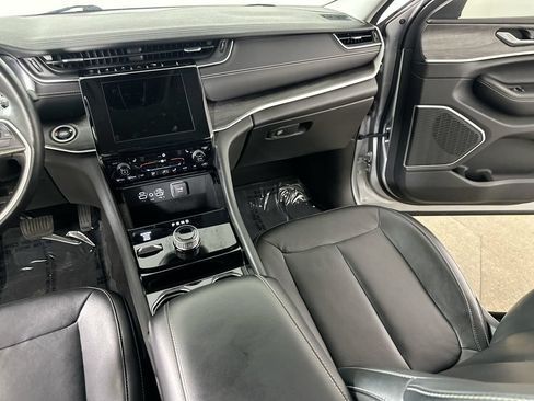 Used 2021 Jeep Grand Cherokee L Limited AWD/4WD image 20