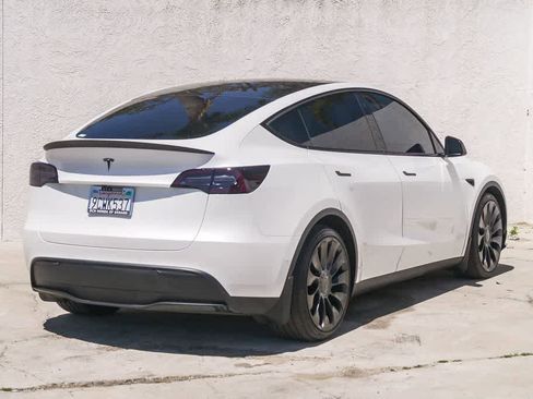 Used 2022 Tesla Model Y Performance AWD/4WD image 7